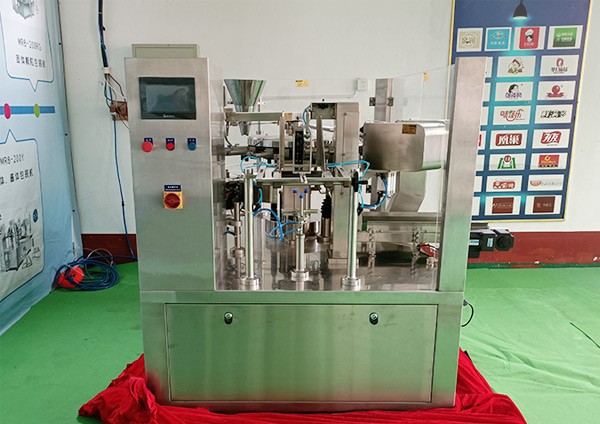 坚果板栗给袋式包装机 酱料咸菜给袋式真空包装机 大枣真空包装机